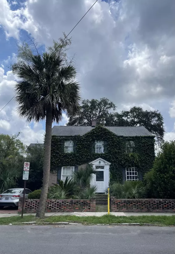 3 Gadsden St,  Charleston,  SC 29401
