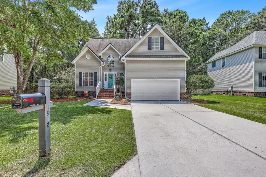 1912 N Smokerise Way, Mount Pleasant, SC 29466