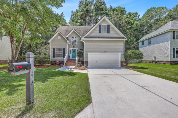 1912 N Smokerise Way, Mount Pleasant, SC 29466