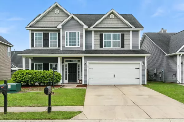 559 Crossland Dr, Moncks Corner, SC 29461