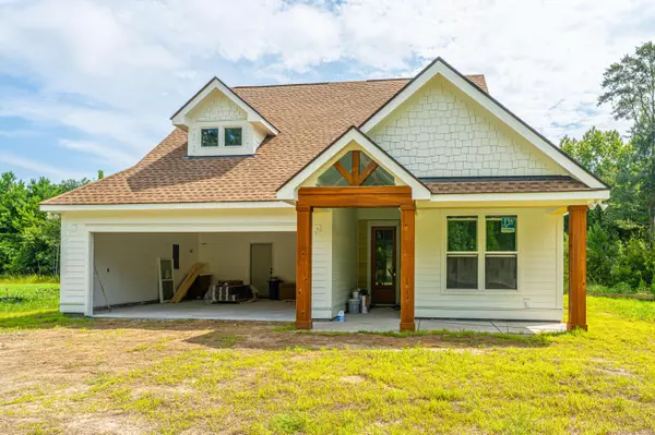 1089 Irving Manigault Rd, Mcclellanville, SC 29458