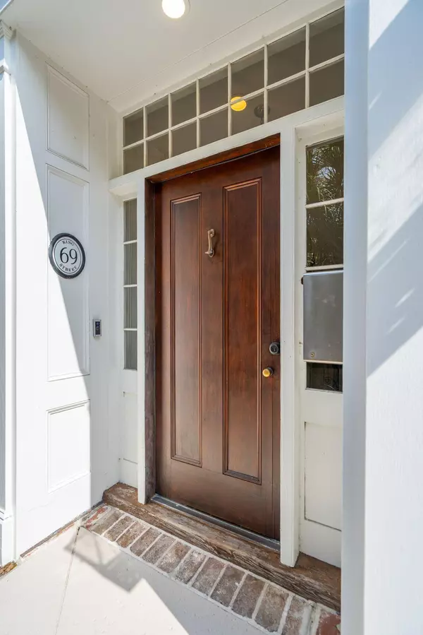 Charleston, SC 29401,69 King St