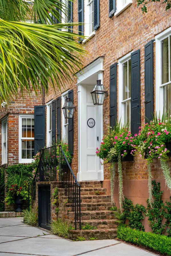 Charleston, SC 29401,69 King St