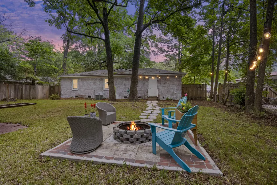 825 Savage Rd, Charleston, SC 29414