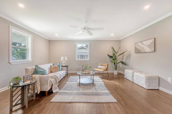 Hanahan, SC 29410,5909 Oak St