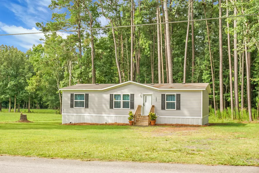 638 SW Mimosa Dr, Orangeburg, SC 29115