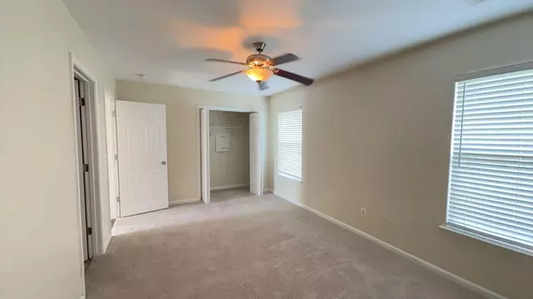 Summerville, SC 29483,907 Hemingway Cir
