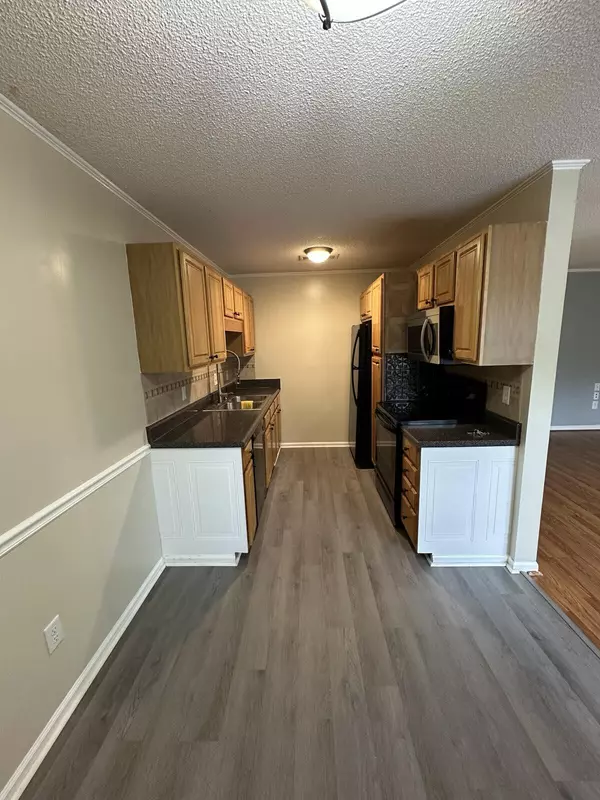 Ladson, SC 29456,109 Elmwood Ave #C