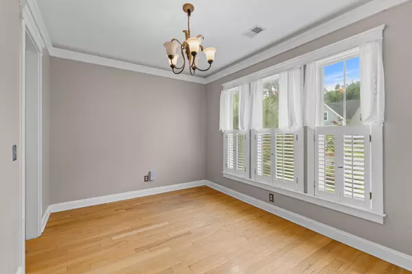 Summerville, SC 29485,258 Carolinian Dr