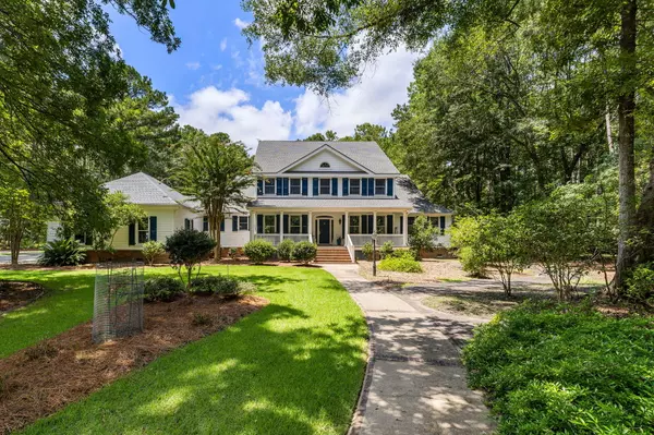 1855 Long Creek Rd, Wadmalaw Island, SC 29487