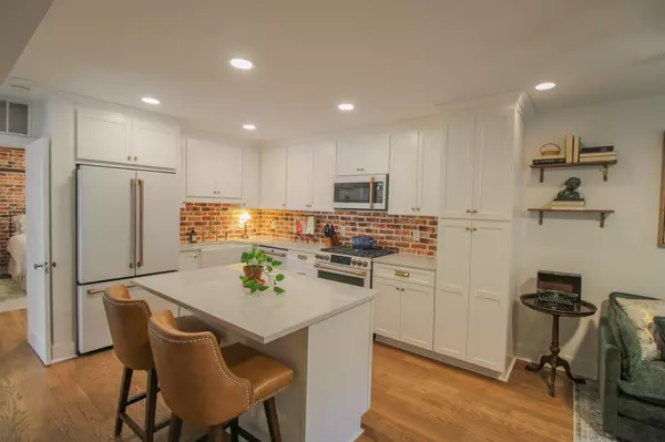 Charleston, SC 29403,52 Chapel St #A