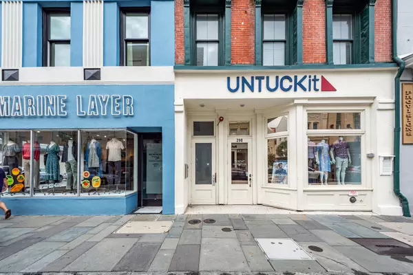 290 King St #A, Charleston, SC 29401