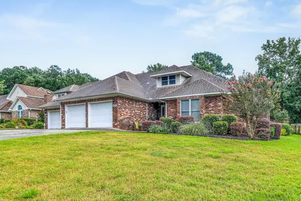 108 Dresden Dr, Goose Creek, SC 29445