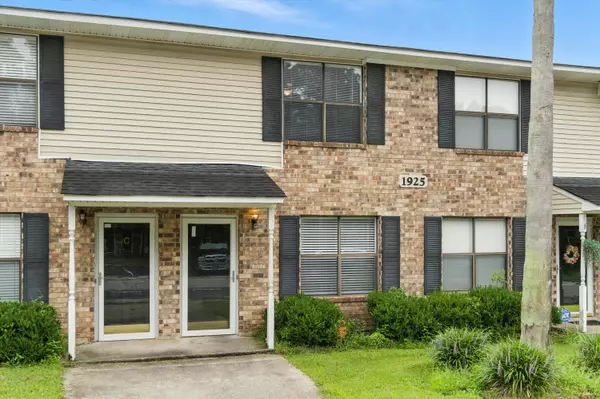 1925 Tropicana Rd #7-D, North Charleston, SC 29406
