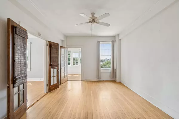 Charleston, SC 29401,63 Rutledge Ave #28