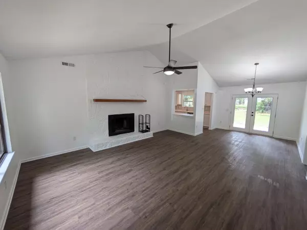 Summerville, SC 29483,104 Cottonwood Dr