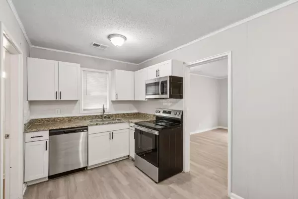 North Charleston, SC 29405,2885 Charlene Dr