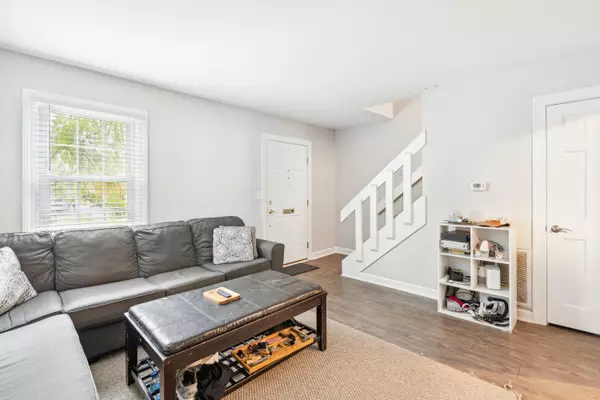 Charleston, SC 29401,4 Coming St