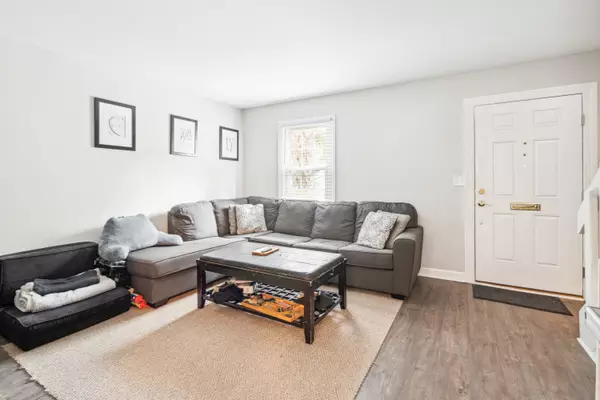 Charleston, SC 29401,4 Coming St