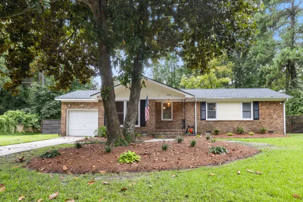210 Jimbo Rd, Summerville, SC 29485