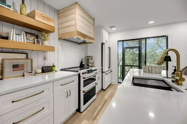 Mount Pleasant, SC 29464,1054 Marsh Court Ln