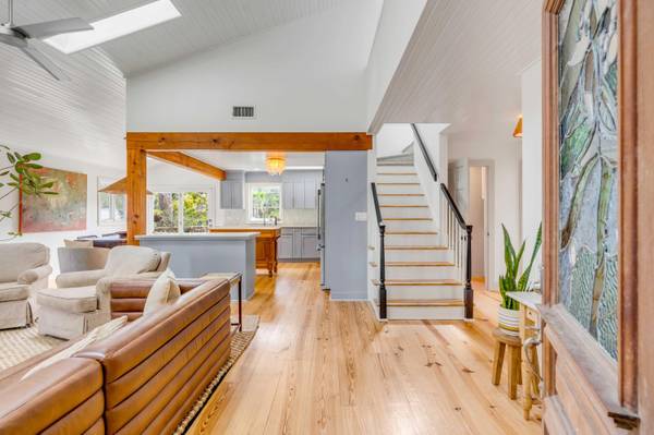 619 E Erie Ave, Folly Beach, SC 29439