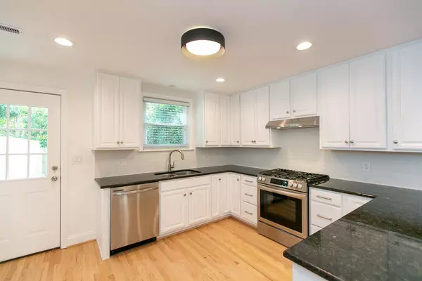 Charleston, SC 29412,2137 St Lukes Dr
