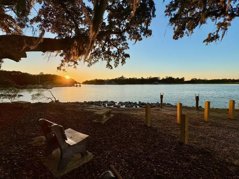 2136 Parkway Dr, Charleston, SC 29412