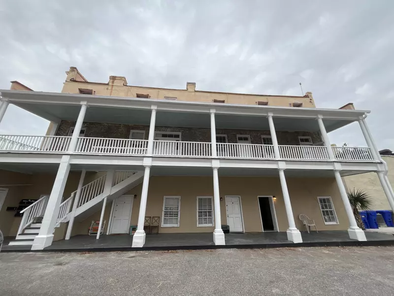 126 Alexander St #E, Charleston, SC 29403