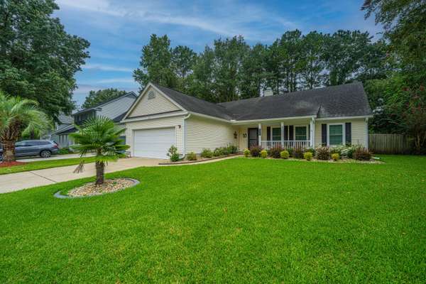 121 Chesterton Dr, Goose Creek, SC 29445