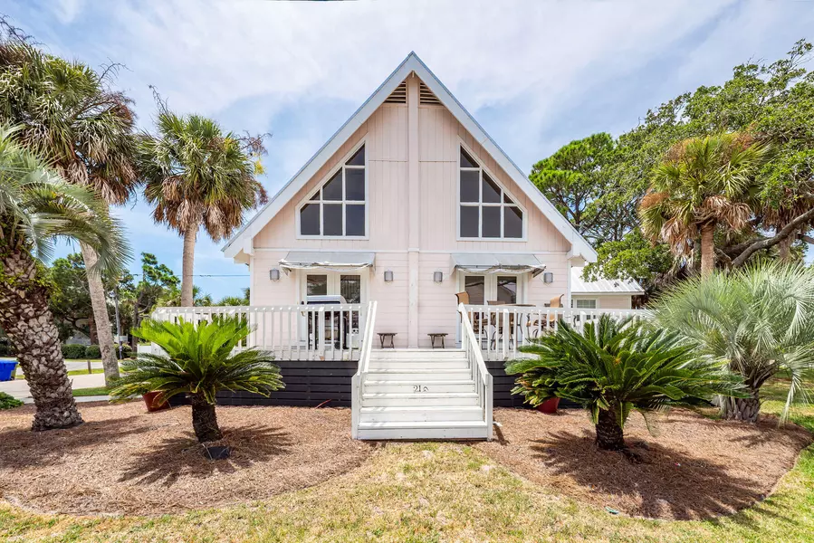 212 W Indian Ave, Folly Beach, SC 29439