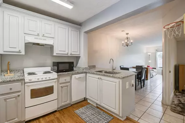 Columbia, SC 29201,1600 Park Cir #716