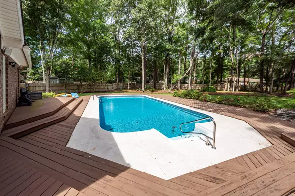 Summerville, SC 29485,106 Bonneau Ct