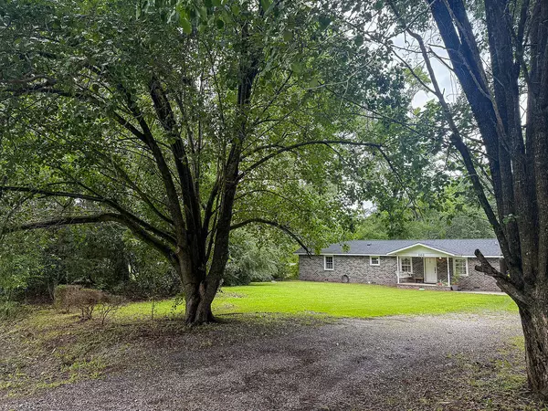 Summerville, SC 29483,202 Muskie Dr