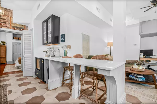 Charleston, SC 29401,35 Society St #C