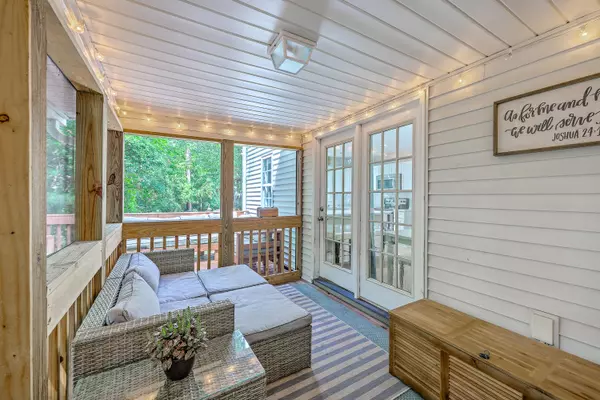 Wando, SC 29492,565 Tayrn Dr