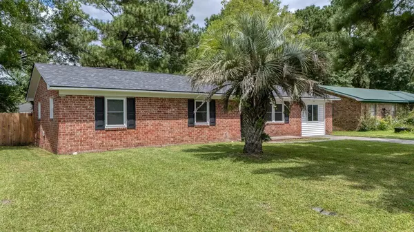 Summerville, SC 29483,212 Gardenia St