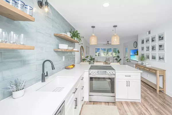 Folly Beach, SC 29439,152 W Mariners Cay Dr #152