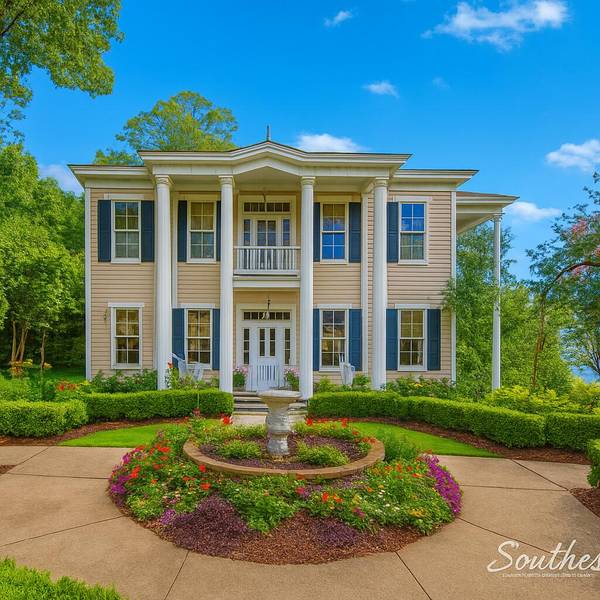 301 E Richardson Ave, Summerville, SC 29483