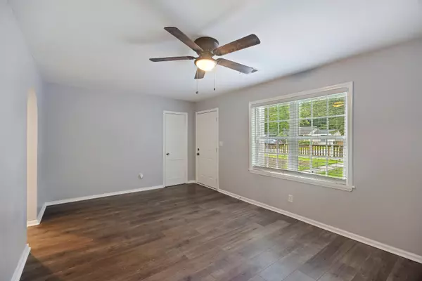 North Charleston, SC 29406,5620 Read St