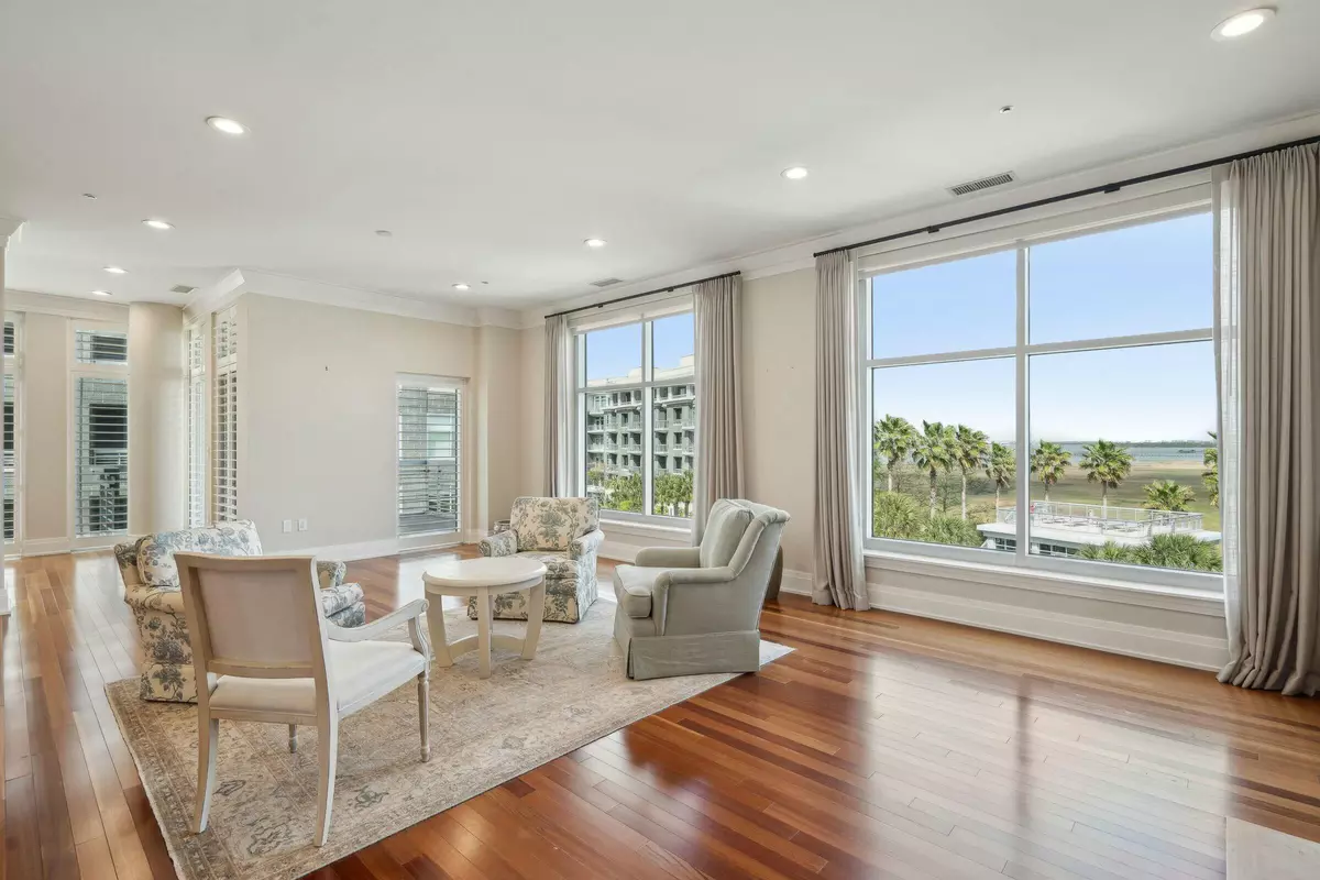 Mount Pleasant, SC 29464,341 Cooper River Dr