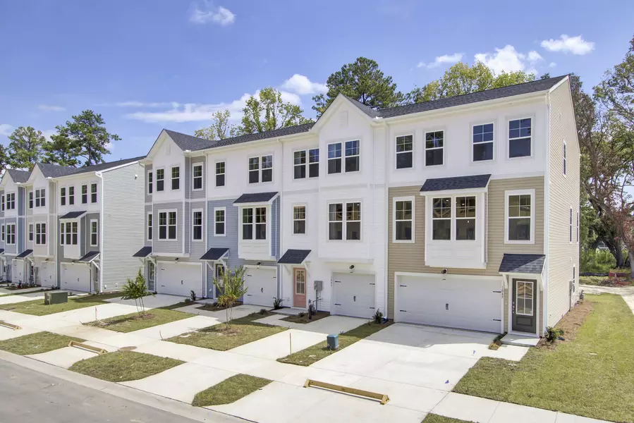 451 Caledon Ct, Johns Island, SC 29455