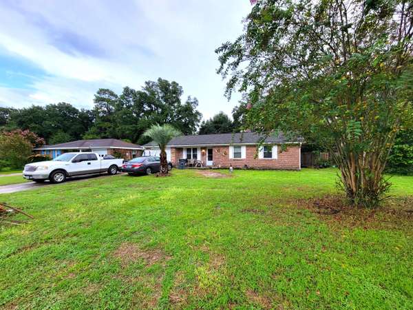 133 E Edgefield Dr, Summerville, SC 29483