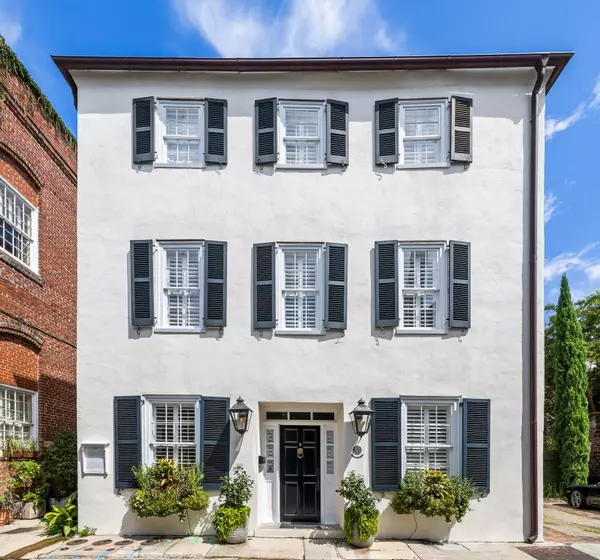 8 & 8 1/2 Elliott St, Charleston, SC 29401