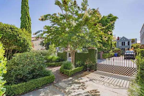 Charleston, SC 29401,101 King St