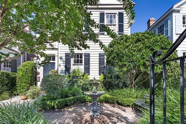 Charleston, SC 29401,101 King St