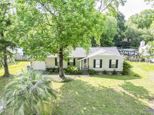 5 Drummond Ct, Charleston, SC 29414