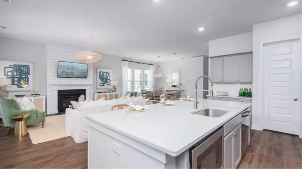 Summerville, SC 29486,111 Snow St