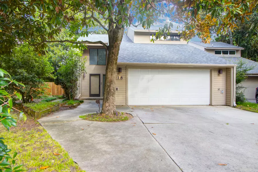 18 Stallion Ct, Charleston, SC 29407