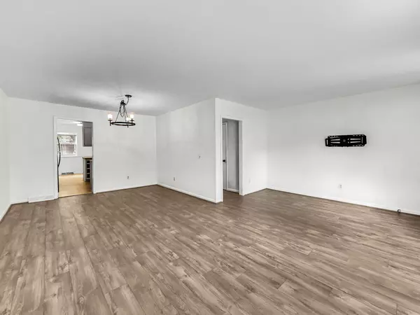 Mount Pleasant, SC 29464,960 Myrtle Ct